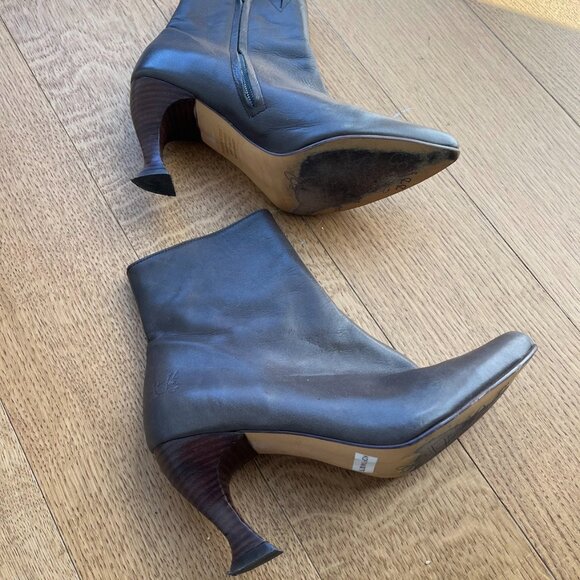 JOHN FLUEVOG 'Kopi Tiam' Boots in Mushroom Gray - Picture 5 of 6